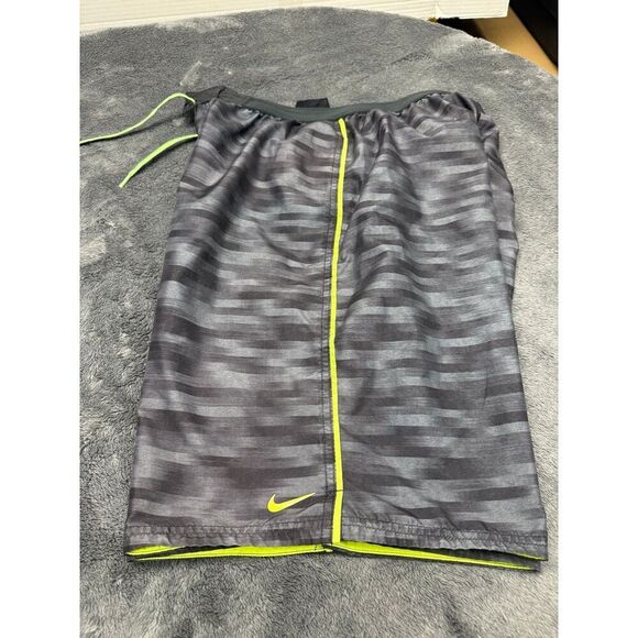 Nike Men’s Large Swim Trunks in good shape! - Picture 1 of 3